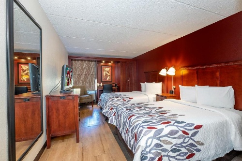 Red Roof Inn Meriden image 11
