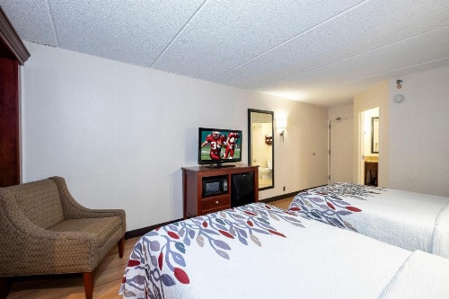 Red Roof Inn Meriden image 13