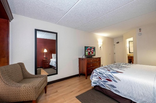 Red Roof Inn Meriden image 17