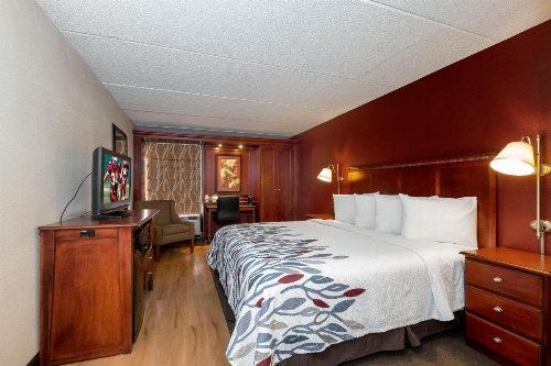 Red Roof Inn Meriden image 22