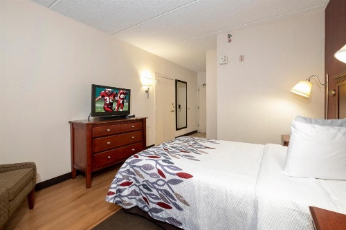 Red Roof Inn Meriden image 9